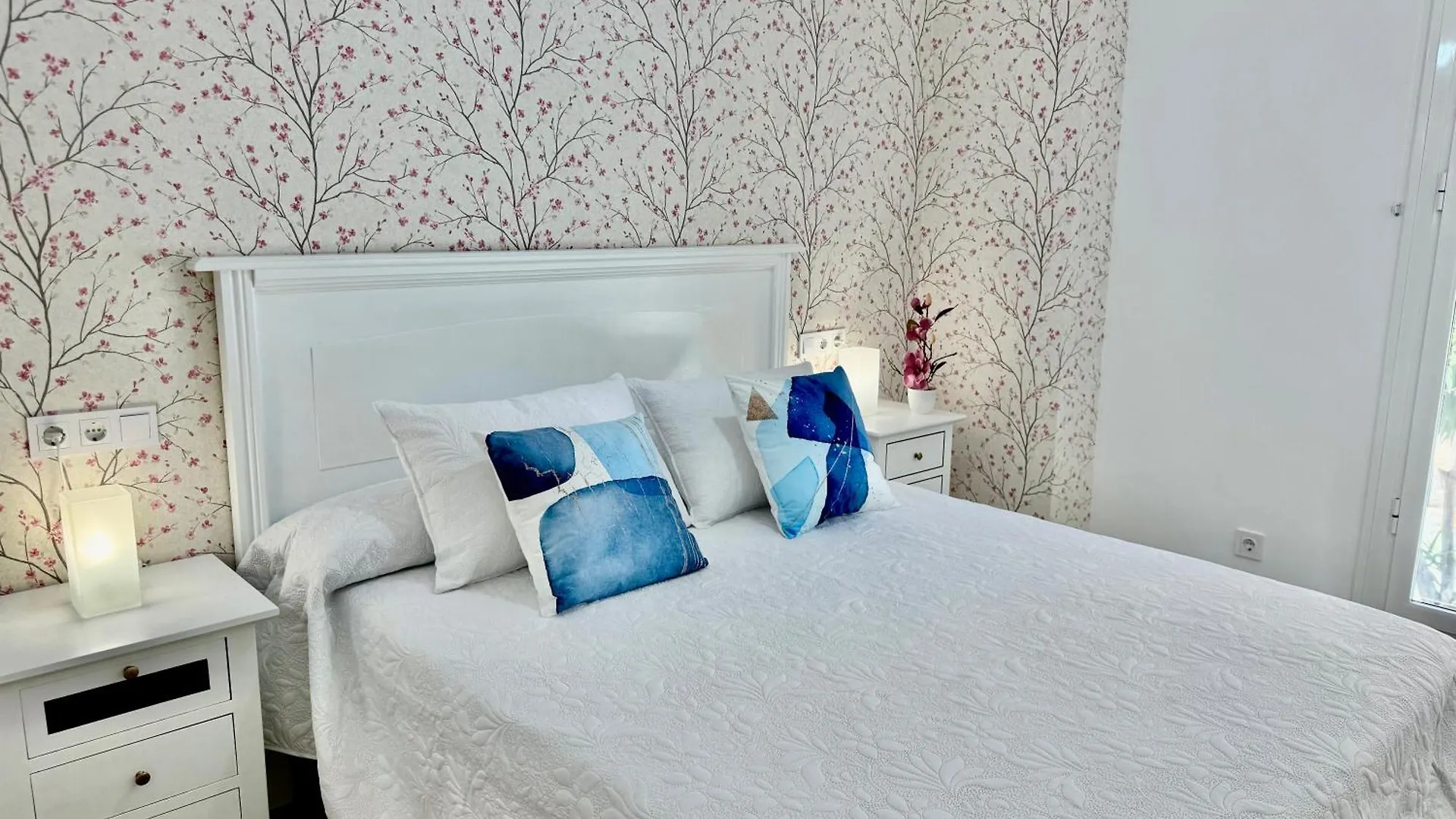 Cascada Magnificent Recently Refurbished Apartments In Marbella Center - Eaw Homes